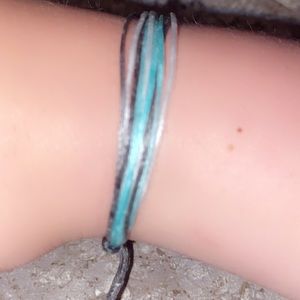 Adjustable bracelet